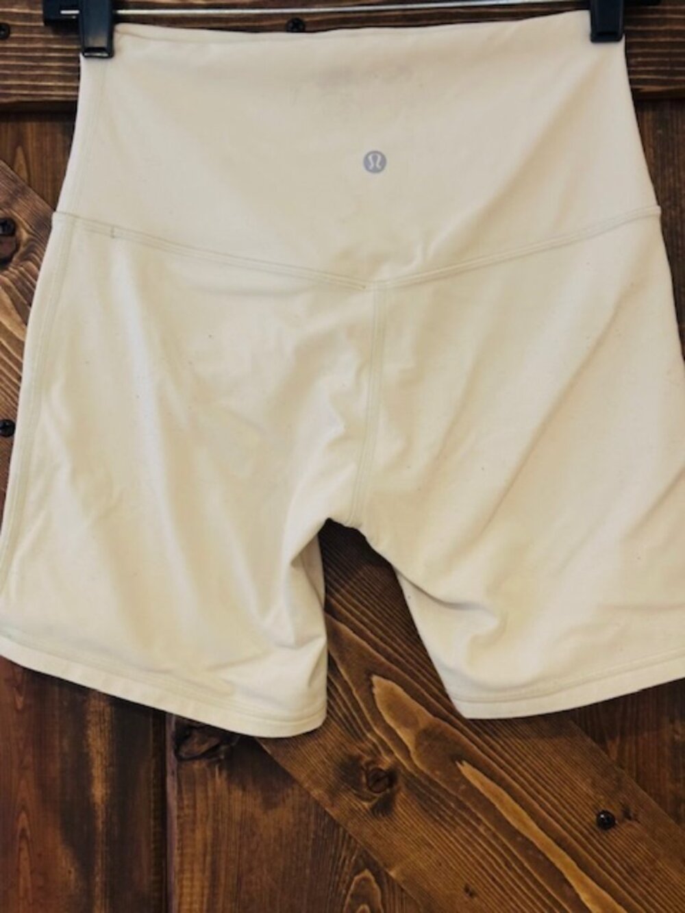 Lululemon | Compression Shorts Women's Cream Sz 6